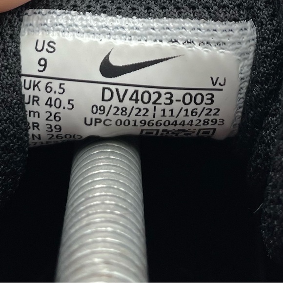 Nike Air Winflo 10 womens black sneakers size 9 - Picture 10 of 11